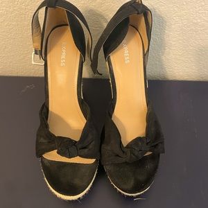 Express 3 inch espadrilles size 8